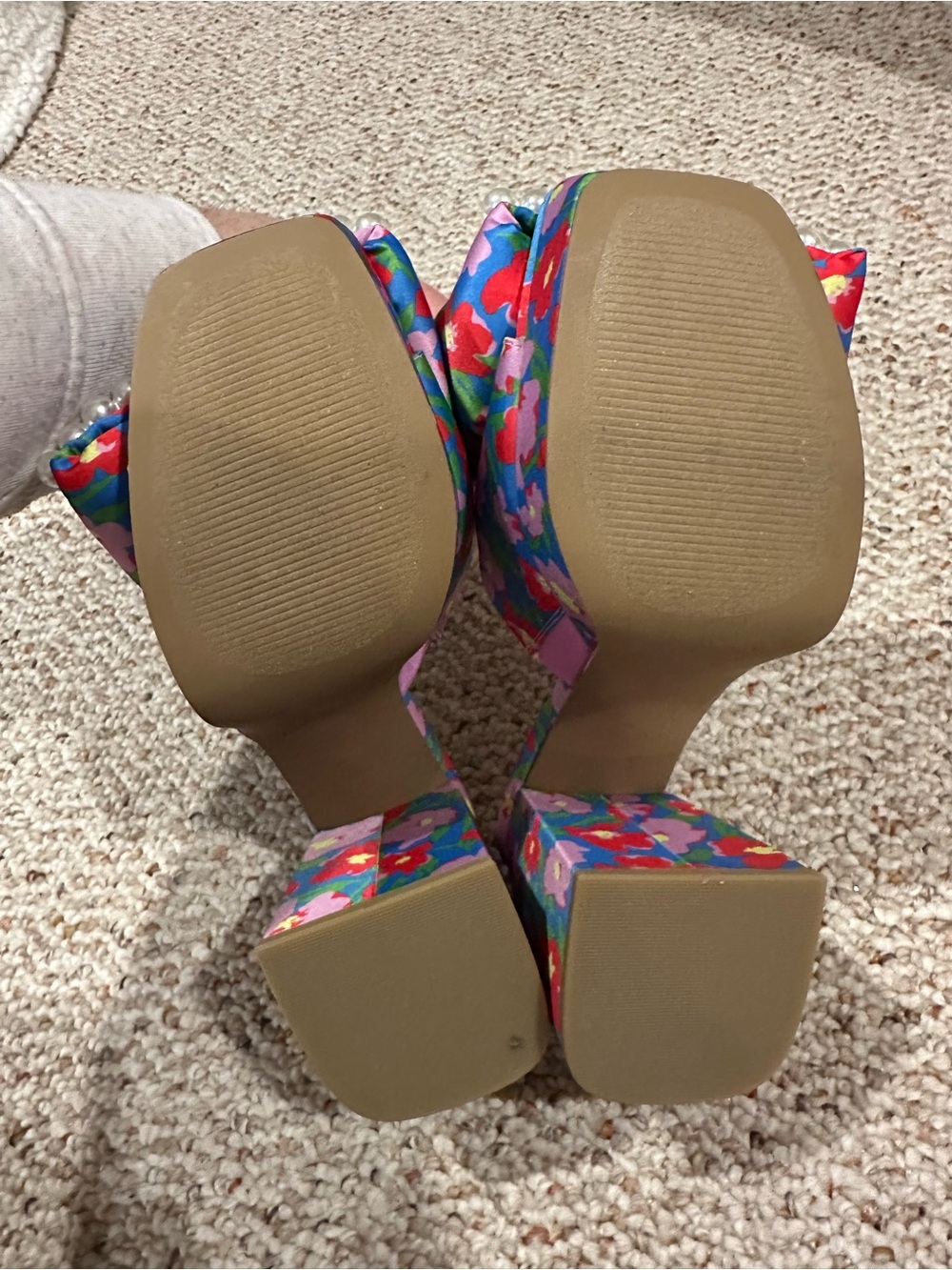 betsey johnson floral pearl bow heels size 7.5 - Picture 4 of 5
